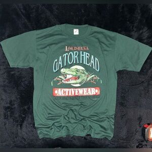 -Vintage Louisiana Gatorhead Activewear Alligator Hunt T
-Size XL